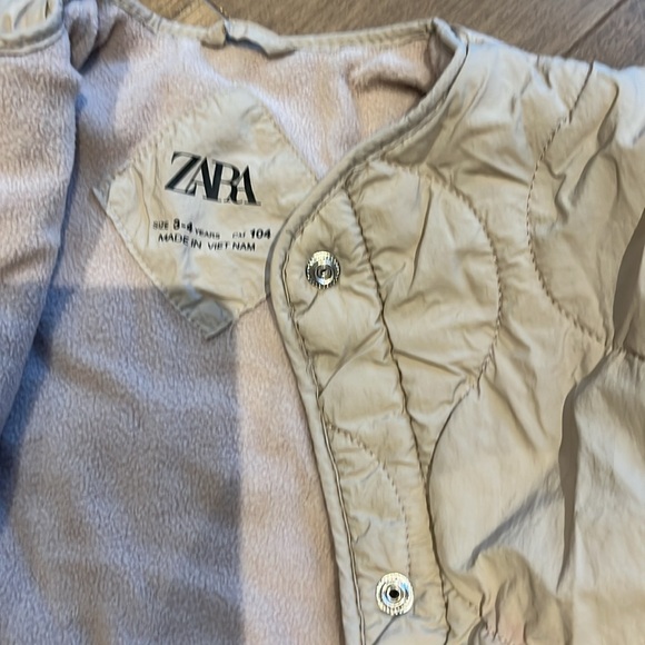 Zara Quilted puffer - Picture 2 of 6